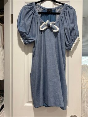 💯 % cotton Pomander Place Blue Chambray Puff-Sleeve Dress with White Trim